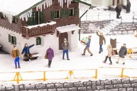 Faller Miniaturfiguren - Passanten im Winter H0