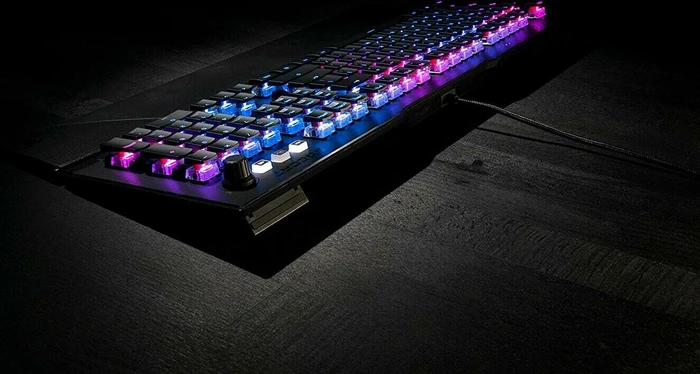 Roccat Vulcan 121 Aimo, LEDs RGB, schwarz, Titan SPEED, USB, DE