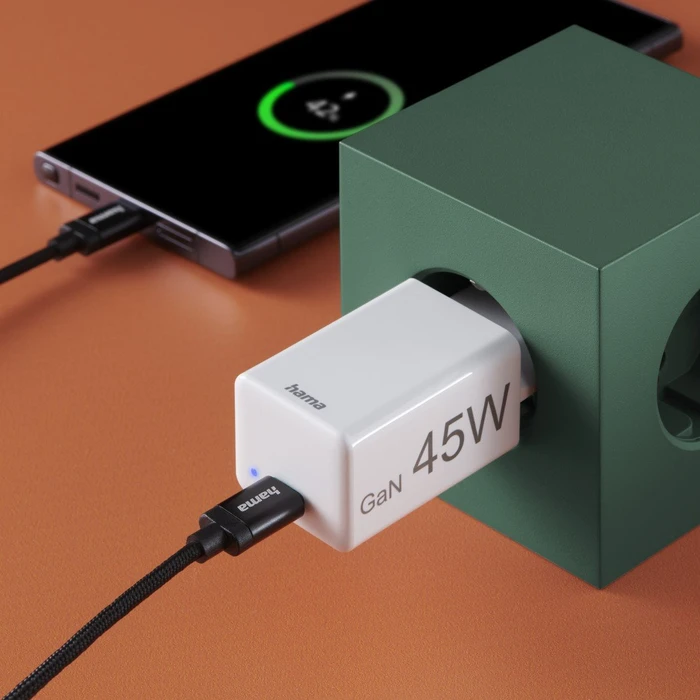 Hama Schnellladegerät USB-C PD/Qualcomm GaN Mini-Ladegerät 45W weiß