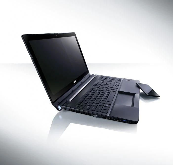 Acer Aspire Ethos 5951G-2434G75Mnkk, Core i5-2430M, 4GB RAM, 750GB HDD, GeForce GT 555M, DE