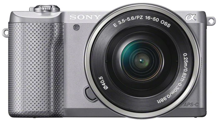 Sony Alpha 5000 silber mit Objektiv E PZ 16-50mm 3.5-5.6 OSS