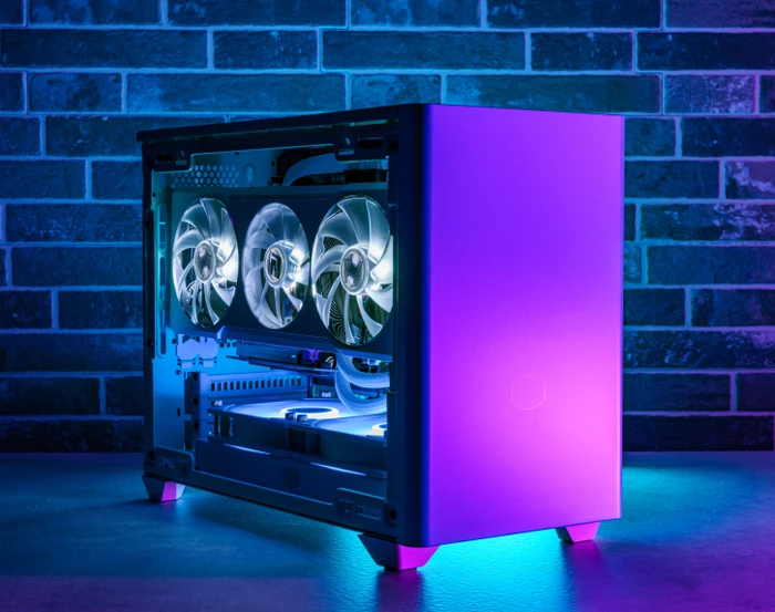 Cooler Master MasterBox NR200P Color Edition Caribbean Blue, Glasfenster, Mini-ITX