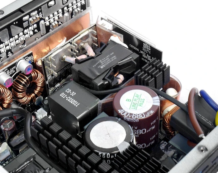 Thermaltake ToughPower PF1 ARGB Platinum 1050W, ATX 2.4