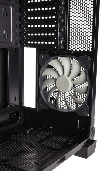 Corsair Carbide Series Quiet 600Q, schallgedämmt