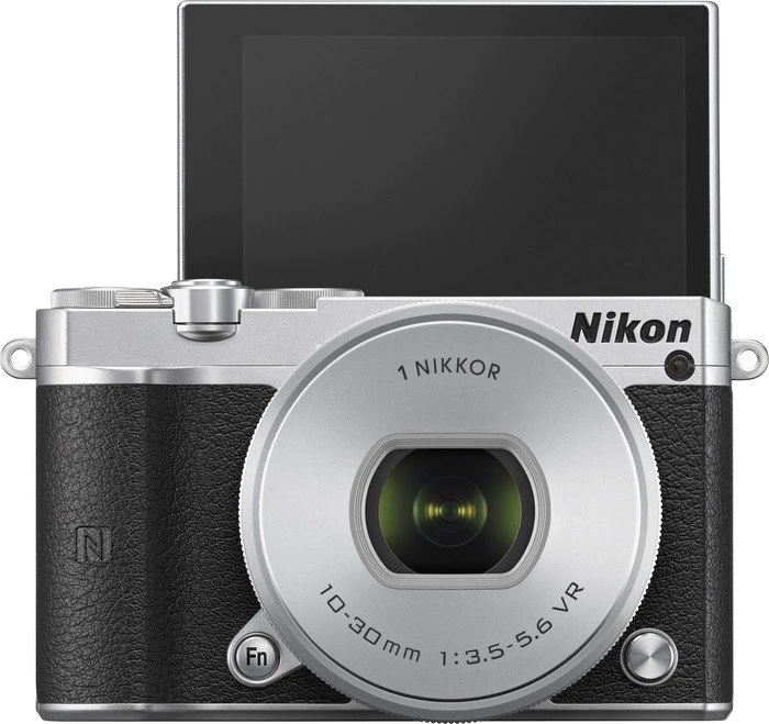 Nikon 1 J5 silber mit Objektiv 1 NIKKOR 10-30mm 3.5-5.6 PD-Zoom VR