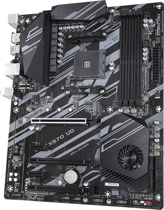 GIGABYTE X570 UD (AMD AM4)