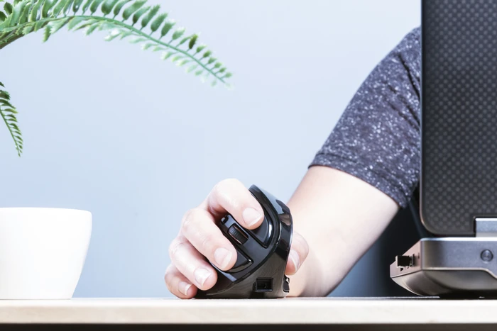 Trust Voxx Rechargeable Ergonomic Wireless Mouse, USB/Bluetooth