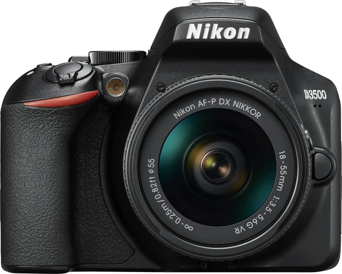 Nikon D3500 mit Objektiv AF-P DX 18-55mm 3.5-5.6 G mit Tasche und Speicherkarte