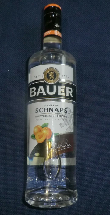 Bauer Marillen Schnaps