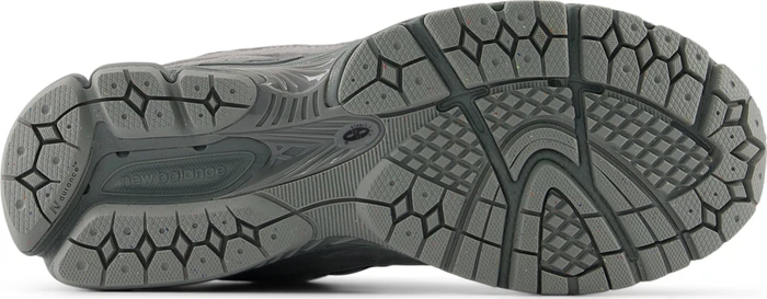 New Balance 2002R slate grey/dark silver metallic