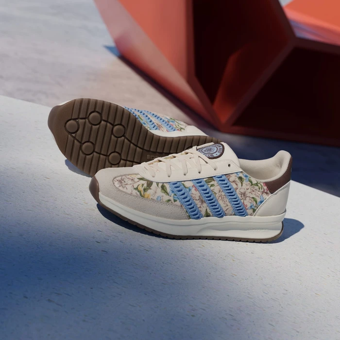 adidas Run 70s 2.0 ecru tint/clear sky/off white (Damen)