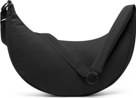 Johnny Urban Lou Medium Half Moon Umhängetasche schwarz