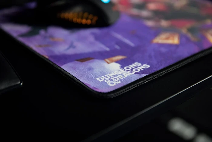 Konix Dungeons & Dragons Curse of Strahd Mouse Pad, 320x270mm, Motiv violett/rot