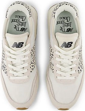 New Balance 370 moonbeam