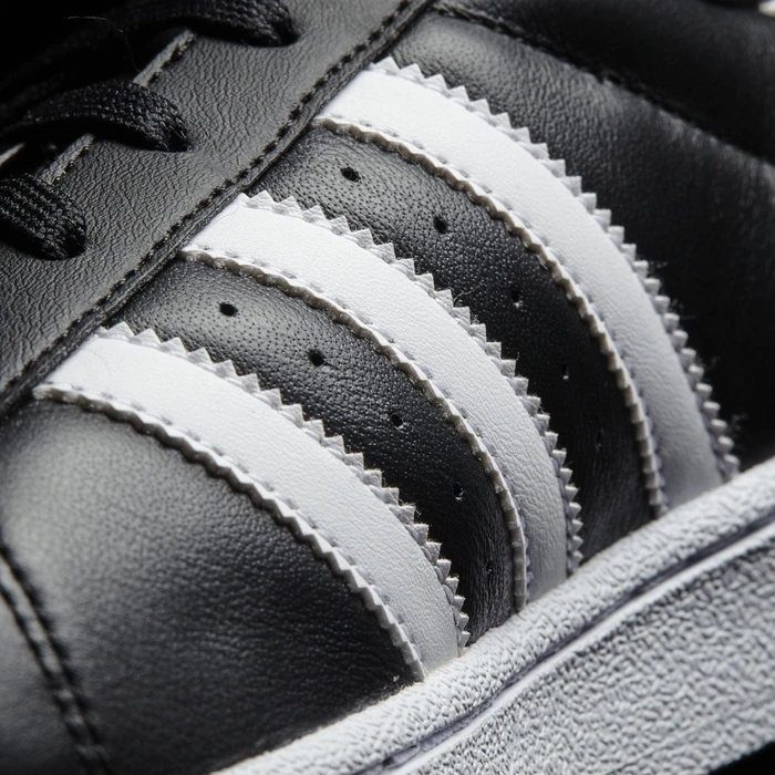 adidas Superstar 80s Metal-Toe core black/footwear white/gold metallic (Damen)
