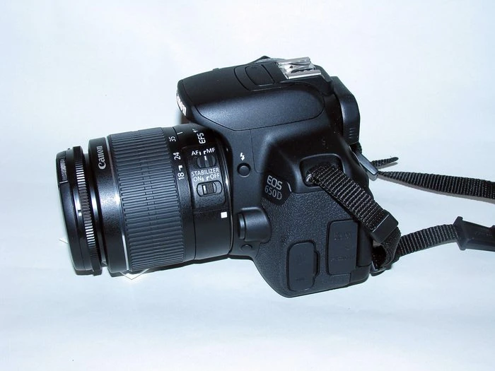 Canon EOS 650D mit Objektiv EF-S 18-55mm 3.5-5.6 IS II
