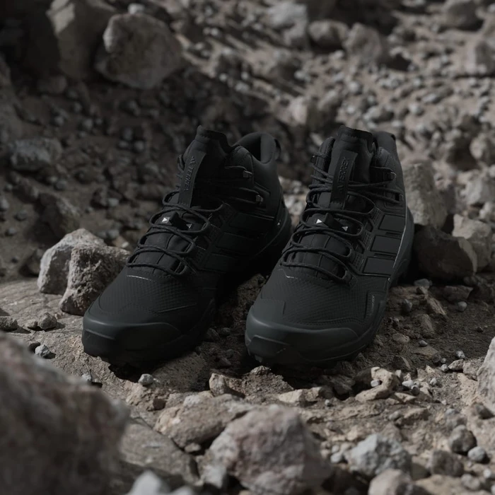 adidas Terrex Skychaser Mid GTX core black/carbon/impact orange (Herren)