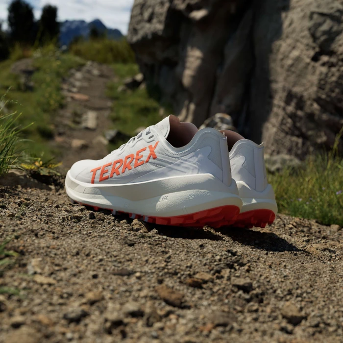 adidas Terrex Agravic Speed cloud white/impact orange/dash grey (Damen)
