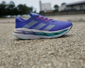 adidas Adistar Byd cobalt blue/crystal white/flash aqua (Herren)