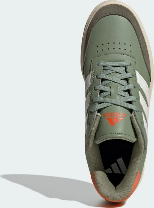 adidas Courtblock tent green/off white/impact orange (Herren)