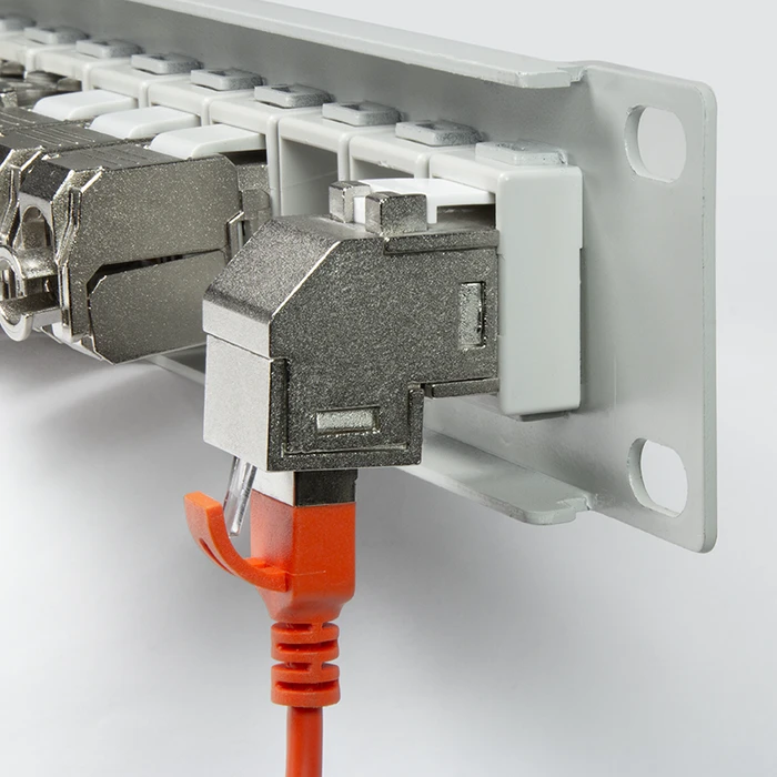 LogiLink Keystone Modul RJ-45 Buchse via RJ-45 Buchse Cat6a, 90° gewinkelt