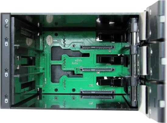 StarTech HSB3SATSASBA, 2x 5.25" Wechselrahmen auf 3x 3.5" SATA