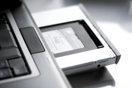 Digitus 2.5" auf 5.25" SlimLine Einbaurahmen