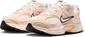 Nike V5 RNR chalk/silt red/arctic orange (Damen)
