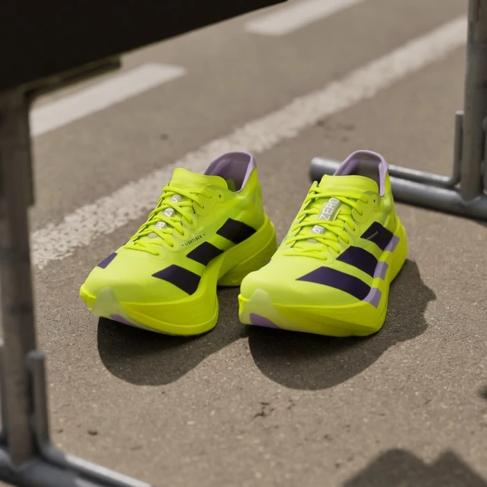 adidas Adizero Adios Pro 4 solar yellow/aurora plum/powder plum (Herren)