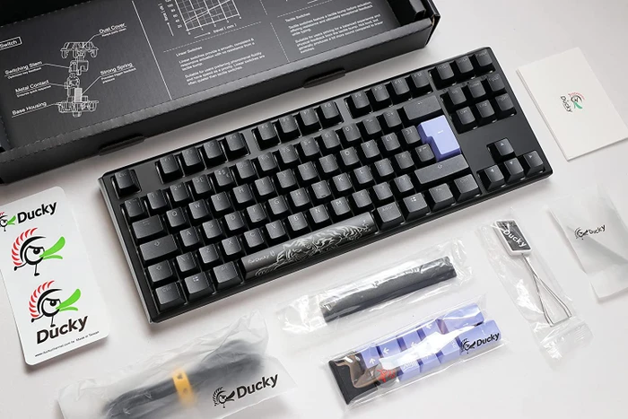 Ducky One 3 TKL PBT, LEDs RGB, Classic Black, MX RGB CLEAR, USB, DE