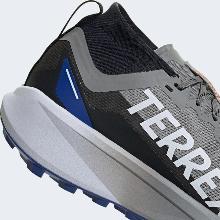 adidas Terrex Agravic GTX charcoal solid grey/semi impact orange/semi lucid blue (Herren)