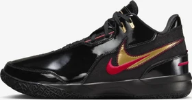 Nike LeBron NXXT Gen AMPD black/university red/metallic gold (Herren)