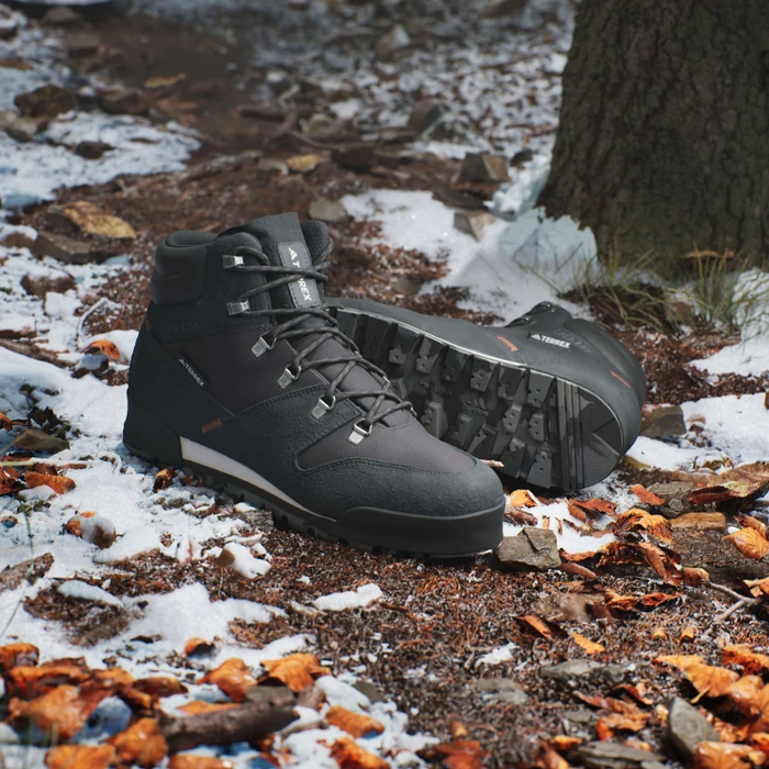 adidas Terrex Snowpitch Cold.RDY core black/semi impact orange