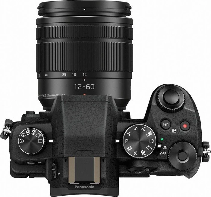 Panasonic Lumix DMC-G81 mit Objektiv Lumix G Vario 12-60mm 3.5-5.6 ASPH Power OIS und Lumix G Vario 45-200mm 4.0-5.6 OIS