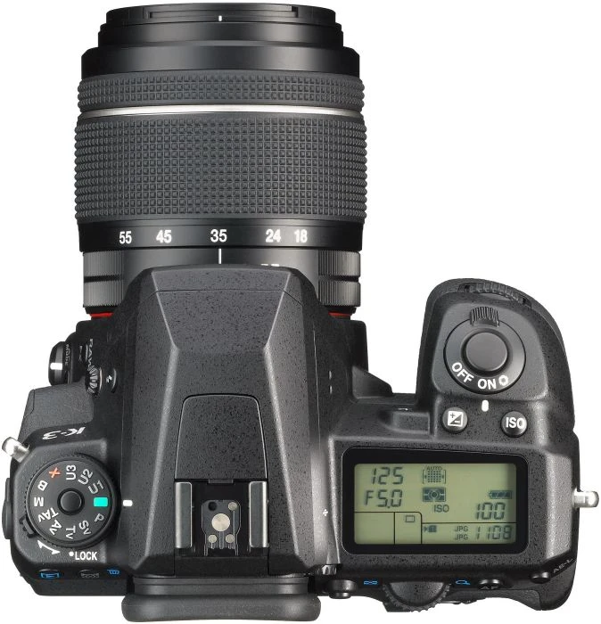 Pentax K-3 schwarz mit Objektiv smc DA 18-55mm 3.5-5.6 AL WR