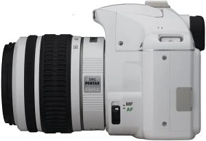 Pentax K-x weiß mit Objektiv smc DA L 18-55mm 3.5-5.6 AL
