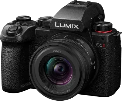 Panasonic Lumix DC-S5II mit Objektiv Lumix S 18-40mm 4.5-6.3