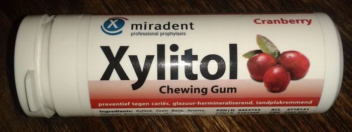 Miradent Xylitol Gum Cranberry Zahnpflegekaugummis, 30 Stück