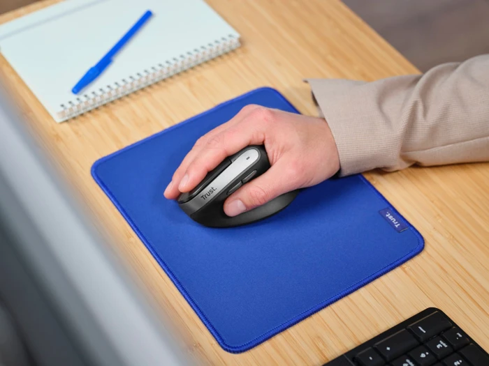 Trust Yuno Ergonomic Wireless Mouse schwarz, USB