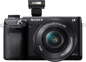 Sony NEX-6 mit Objektiv E PZ 16-50mm 3.5-5.6 OSS