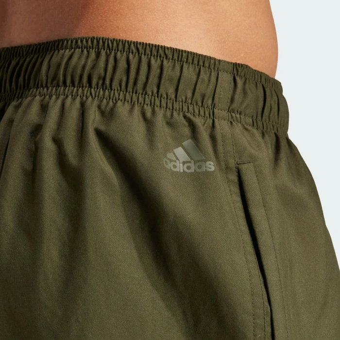 adidas Essentials Logo CLX Badeshorts night cargo/olive strata (Herren)