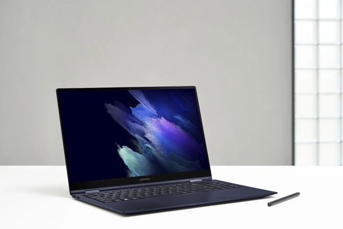 Samsung Galaxy Book Pro 360 15, Mystic Navy, Core i5-1135G7, 8GB RAM, 512GB SSD, UK