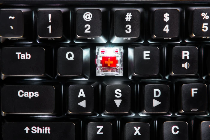 Verbatim SureFire KingPin M1 60% Gaming Keyboard, LEDs RGB, RED Switches, schwarz, USB, DE