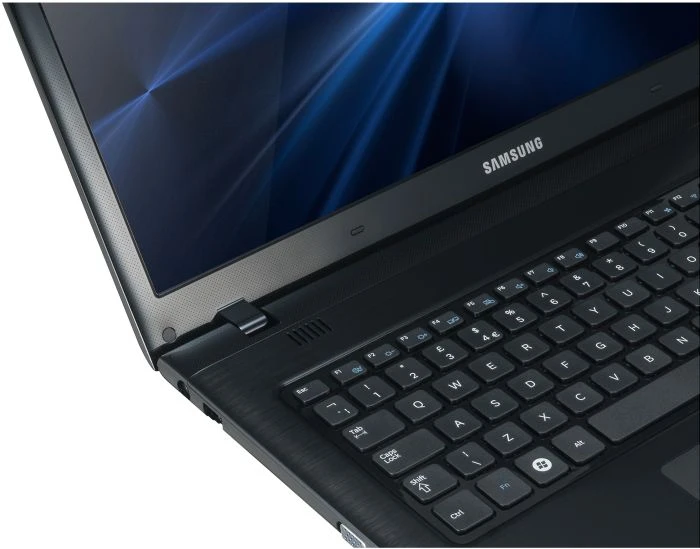 Samsung 350E7C, schwarz, Core i5-3210M, 8GB RAM, 500GB HDD, Radeon HD 7670M, DE