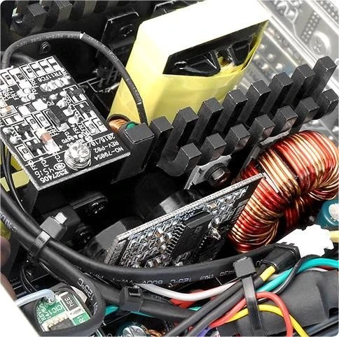 Thermaltake Smart Pro RGB Bronze 650W, ATX 2.4