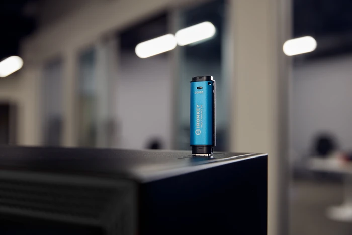 Kingston IronKey Vault Privacy 50 64GB, USB-A, USB 3.2 Gen 1×1