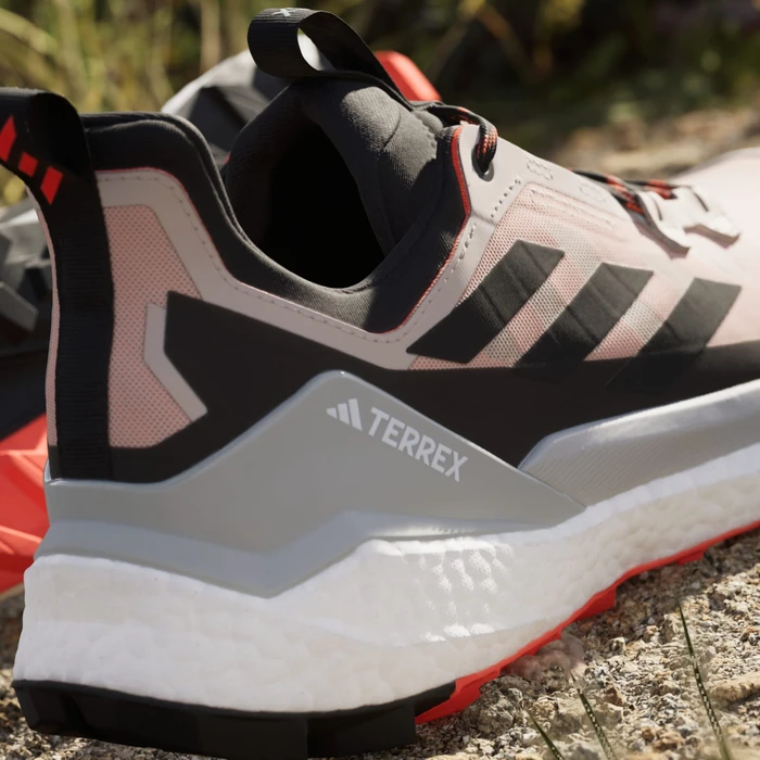 adidas Terrex Free Hiker 2.0 Low wonder beige/core black/semi impact orange (Herren)