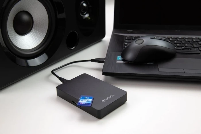 Verbatim Store 'n' Go Portable HDD 1TB mit SD-Kartenleser + 16GB SD-Karte, USB 3.0