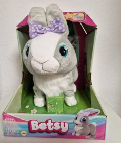 IMC Toys Club Petz Betsy 29cm
