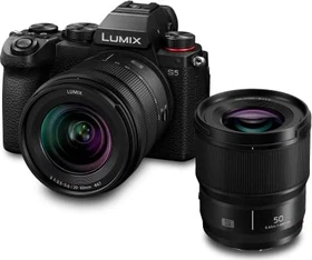 Panasonic Lumix DC-S5 mit Objektiv Lumix S 20-60mm 3.5-5.6 und Lumix S 50mm 1.8